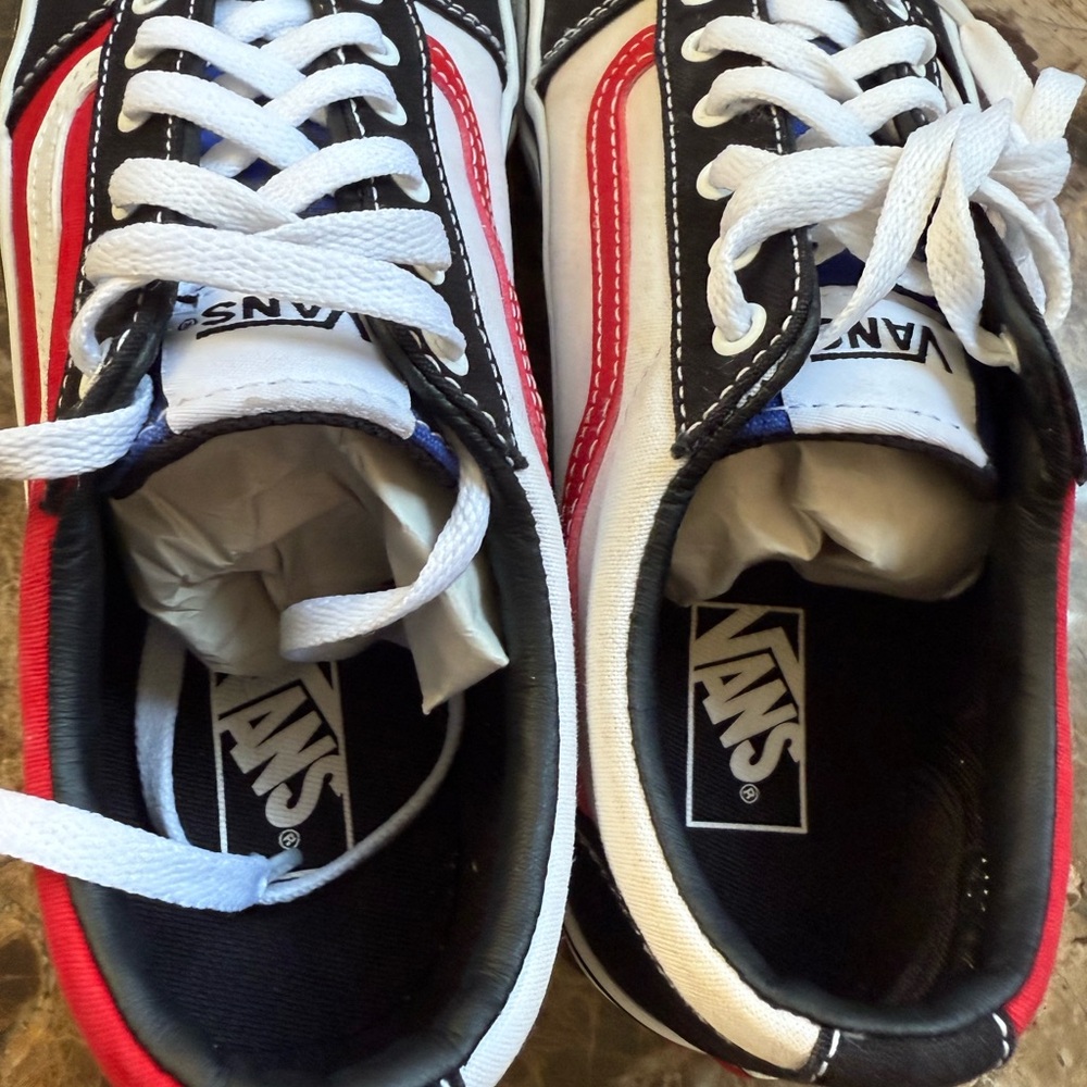 Vans Ward Yacht Club Low Skate Shoes Red White Black VN0A5HTSY52 Sz 5 Youth - Picture 5 of 7